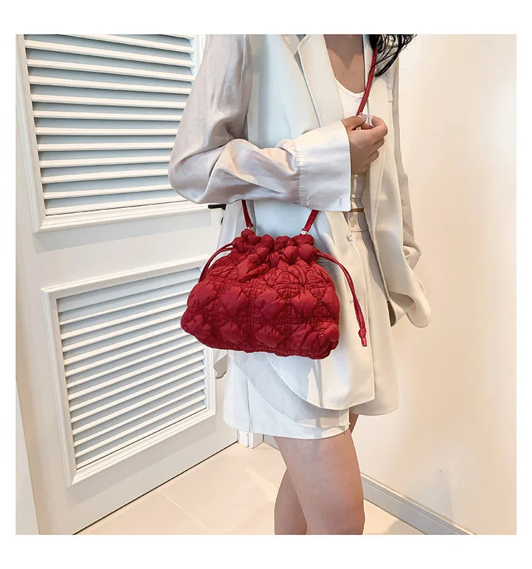 Women Drawstring Shoulder Bags Detachable Strap Quilted Crossbody Bag Solid Color Soft Padding Handbag for Outdoor Travel