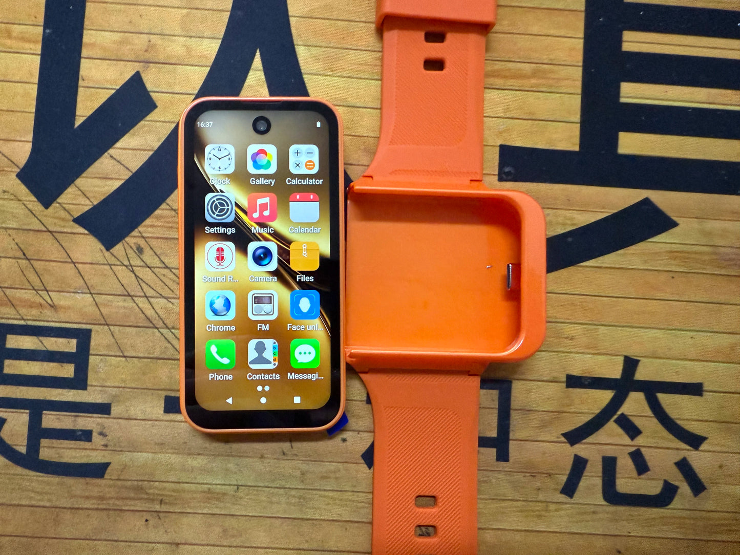 Q333 Mini Android 12.0 Smart Watch 3.97 Inches 8GB RAM 256GB ROM Dual SIM Standby Play Store 3G Little Smart Watch Phone