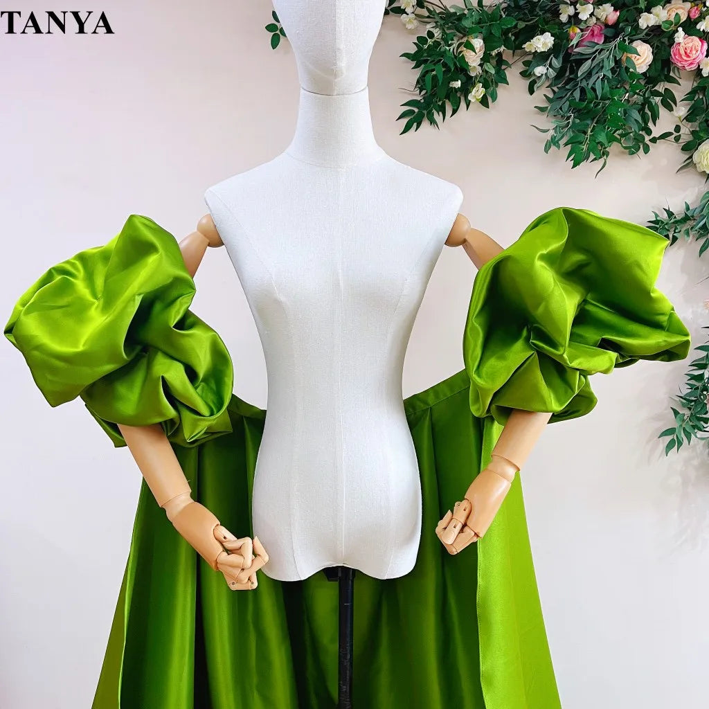 Red  Mikado Satin Long Wedding Cape Puffy Short Sleeves Court Tain Evening Cape Outfit Coat For Women Costume DJ199