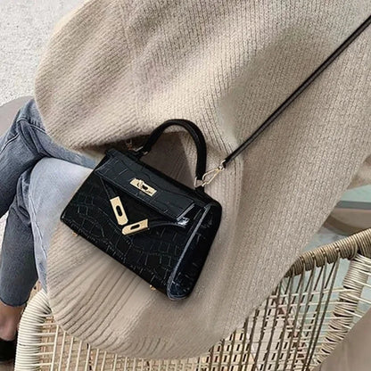 Black Super Hot Stylish Small Bag for Women - 2025 New Autumn/Winter High-End Luxury Minimalist Crossbody Square Bag