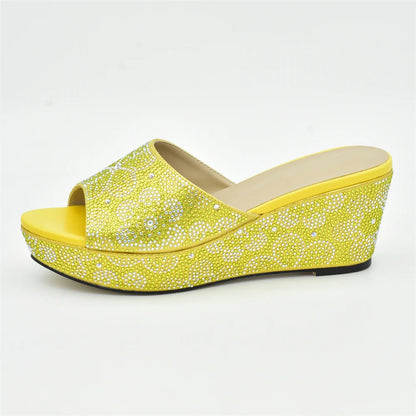 Classics Design Nigerian Women Shoes Matching Bag Set with Shinning Crystal Wedges Shoes for Women Italian Women Party Pumps