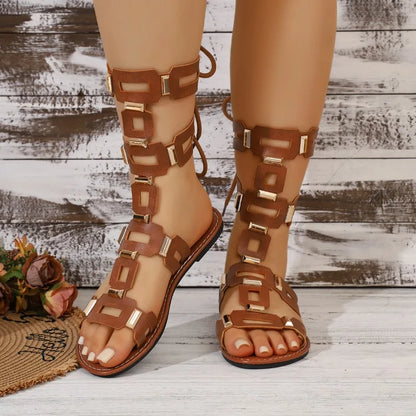 2026 Summer Luxury Round Toe PU Women's Sandals Fashionable Flat Casual Beach Shoes Stylish Metallic Decoration Women's Sandals