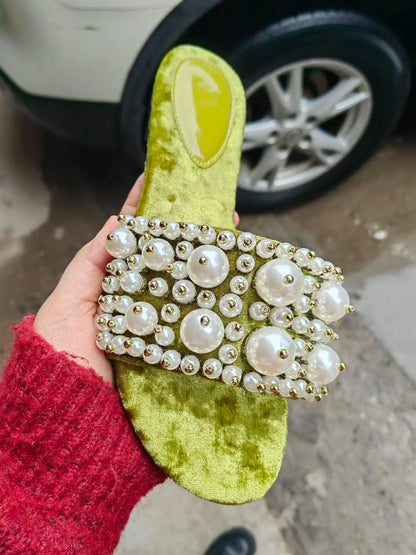 Outdoor Slippers Pearl Decor Flat Slippers Women Flannel Open Toe Slides Slip On Luxury Sandals Elegant Comfortable Summer Shoes