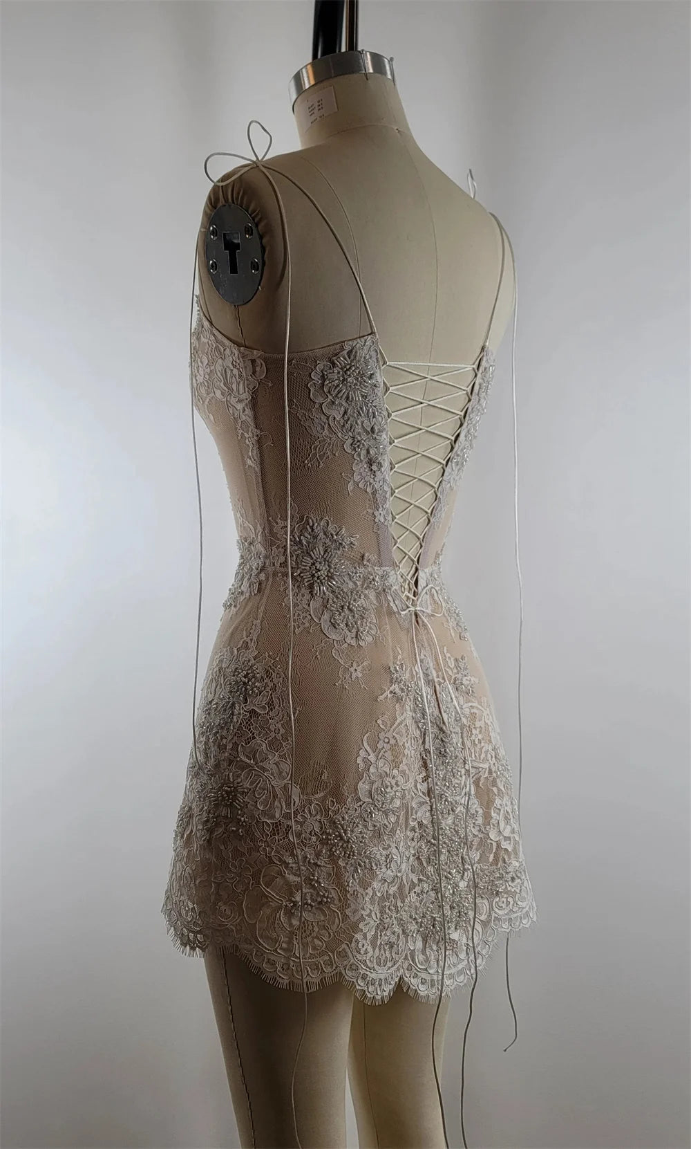 Tokyo Customized White Spaghetti Strap Wedding Dresses Sleeveless Back Lace-Up Bridal Gowns Elegant Mini A-Line Wedding Gowns