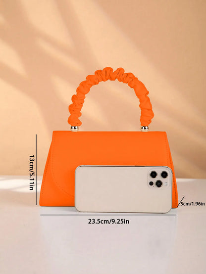 Elegant light luxury solid color women's handbag, fashionable and romantic banquet clutch, suitable for women's daily use.