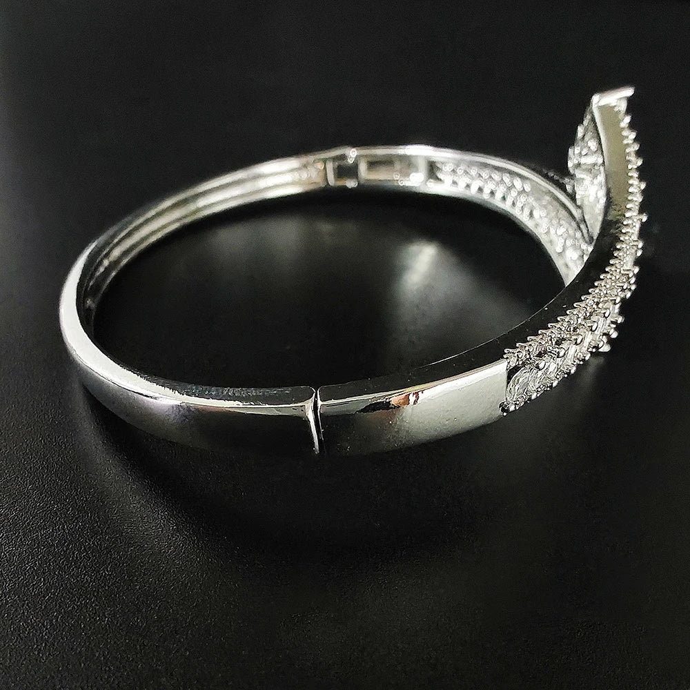 New Arrival Luxury Carved  Bracelet Bangle for Women Anniversary Gift Valentine's Day Gift Jewelry S8258