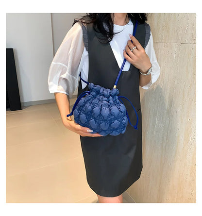 Women Drawstring Shoulder Bags Detachable Strap Quilted Crossbody Bag Solid Color Soft Padding Handbag for Outdoor Travel