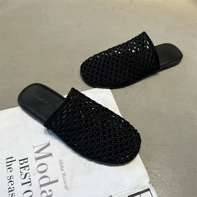 2026 Summer New Woven Flat Sandals Brathable Cover toe Slippers for Casual Outwear Women Hollow-out Casual Knitting Slides