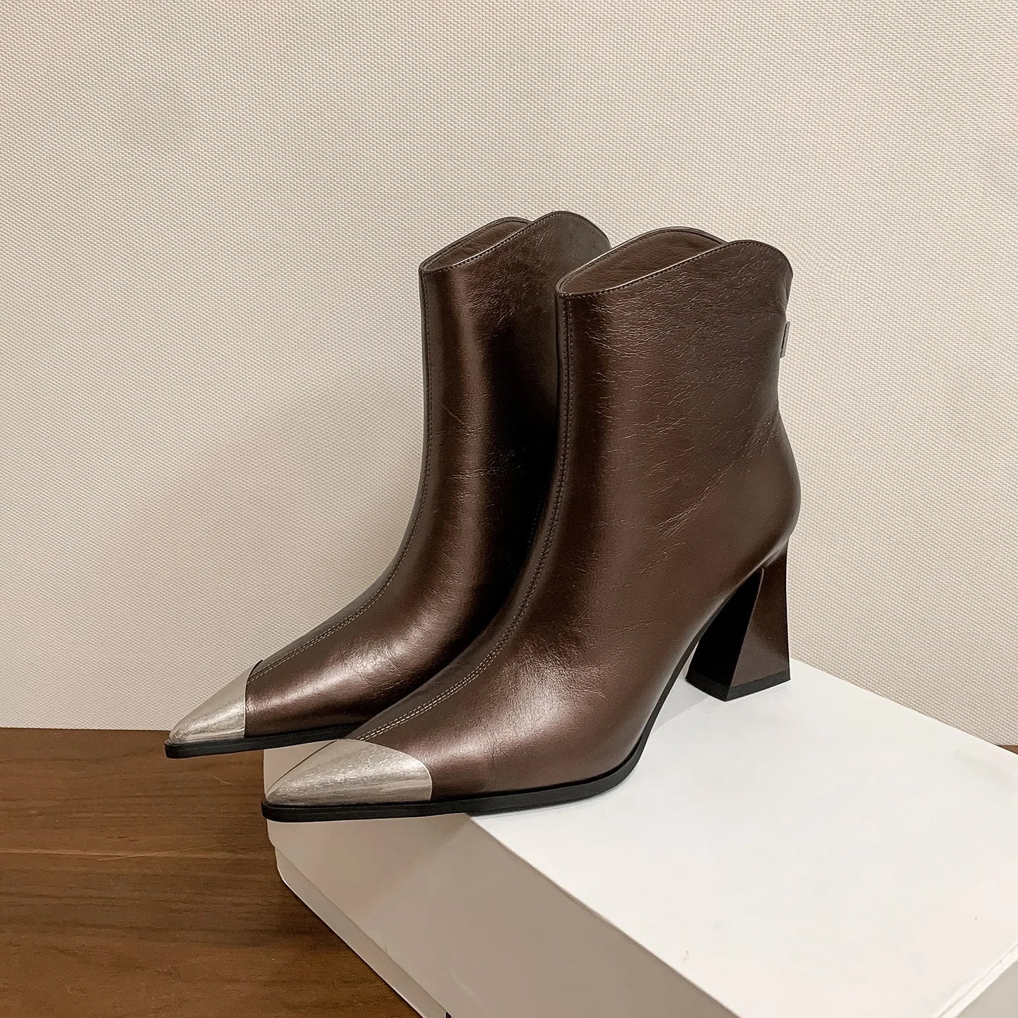 Women's Metallic Ankle Boots Metal Toe Cap Block Heel Design Sharp Pointed Toe Elegant Side Zipper Office-Casual Daily Botas