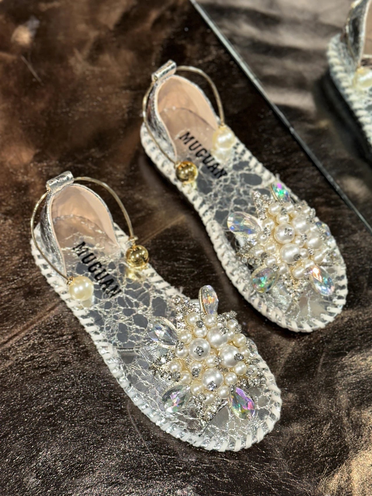 Aphixta New Gold Crystal Flower Flat With Sandals Women Summer Round Toe Shoes Outdoor Soft Sole Bling Slides Big Size 43