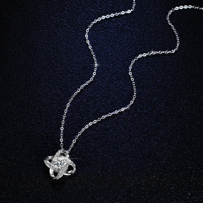 Luxury 1 Carat Moissanite in White Gold Four - leaf Clover Windmill Clavicle Chain Necklace, Ideal for Women