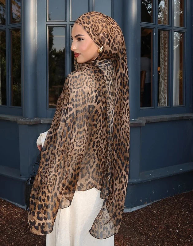 2025 New Vintage Voile Scarf Leopard Print Hijab for Women Lightweight Sunscreen Head Wrap Beach Cover-Up Windproof Travel Scarf