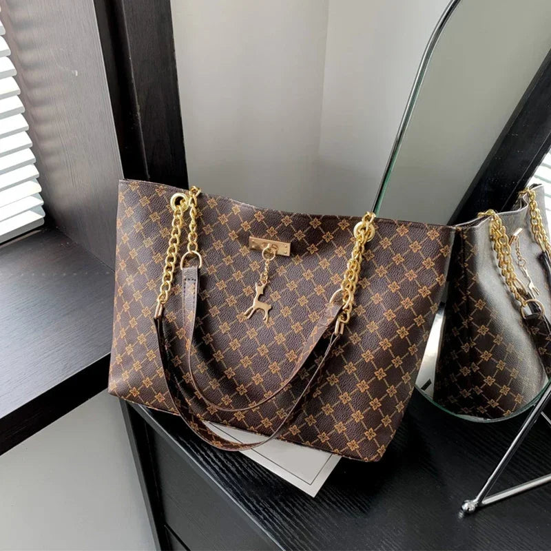 Women Luxury Design New Presbyopic Handbag Large Capacity Handbag Fashion Printing Shoulder Bag Trendy Shopping Bag with pendant