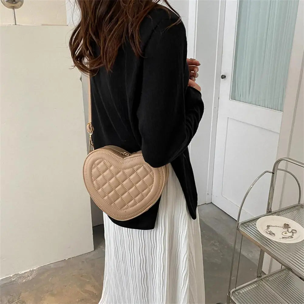 Luxury Love Shaped Shoulder Bag Small Handbags Designer Crossbody Bags Women Sling Purse Red Peach Heart Phone Bag Shoulder Bag
