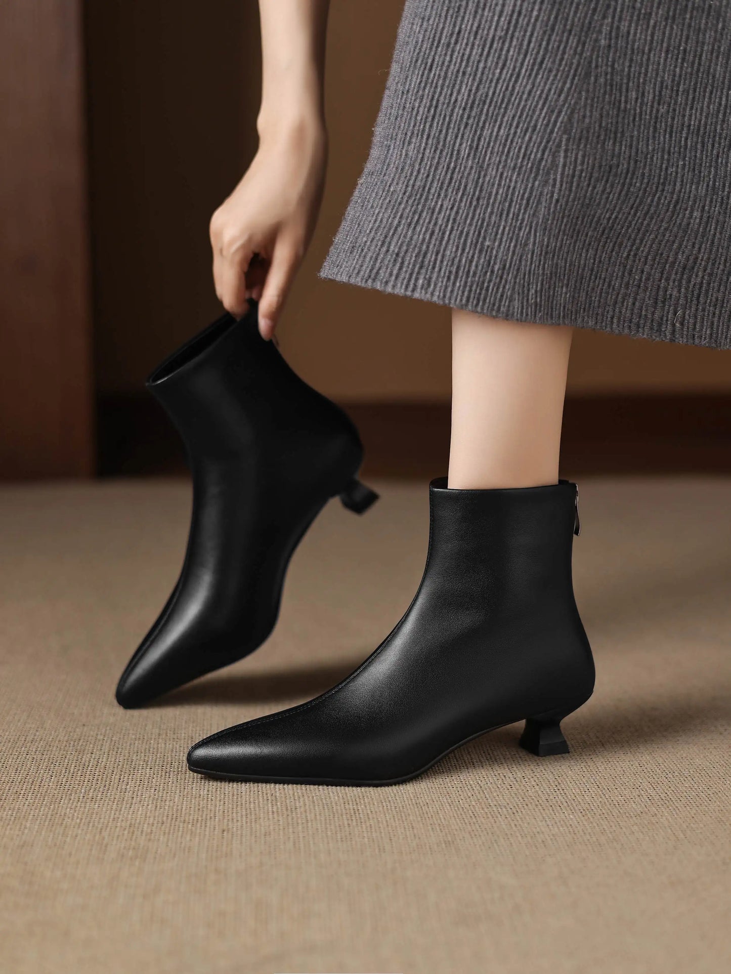 Plus Size 34-42 Genuine Leather Pointed Toe Med Heels Zipper Modern Boots Winter Autumn Shoes Concise Elegant Dress Ankle Boots