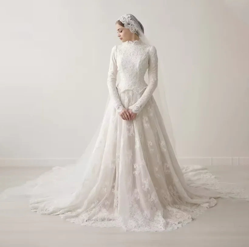 Modest Lace Wedding Dresses with High Collar Long Sleeve A-Line Sweep Train Bride Dress Bridal Gown vestidos de novia Customized