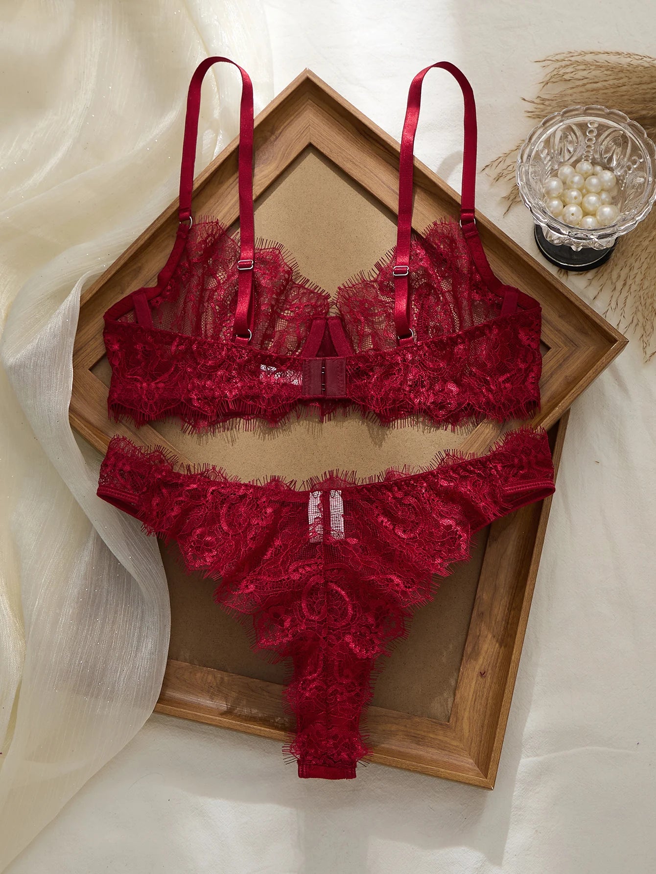 Ladies' Basic Style Thin Lace Bra And Panty Set Seamless Single Layer Eyelet Underwear Comfortable Intimate Apparel