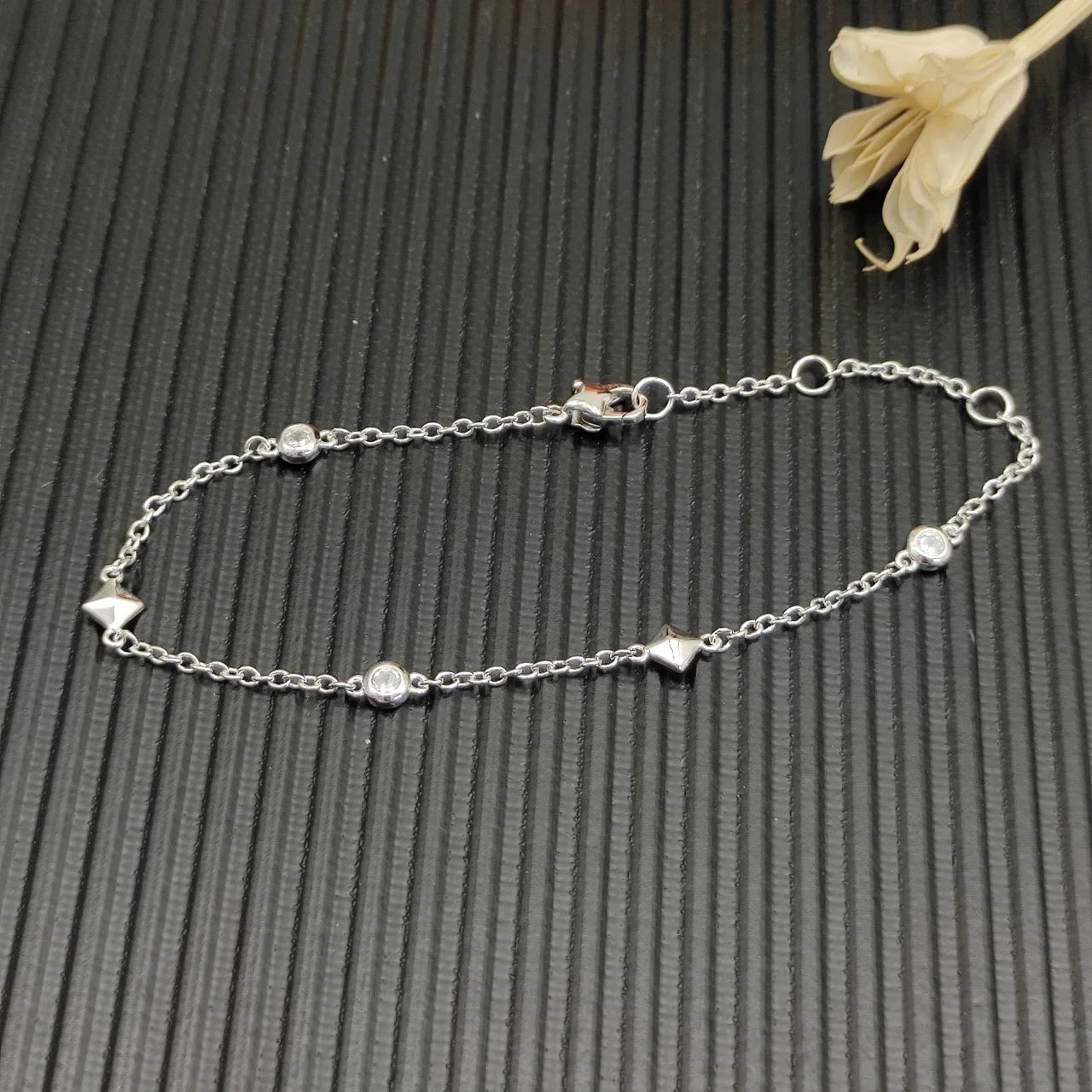 2026 New DY High Quality Bracelets Collection Luxury Trend Jewelry Gift Simple Fashion Design Suitable for Both Men and Women 2