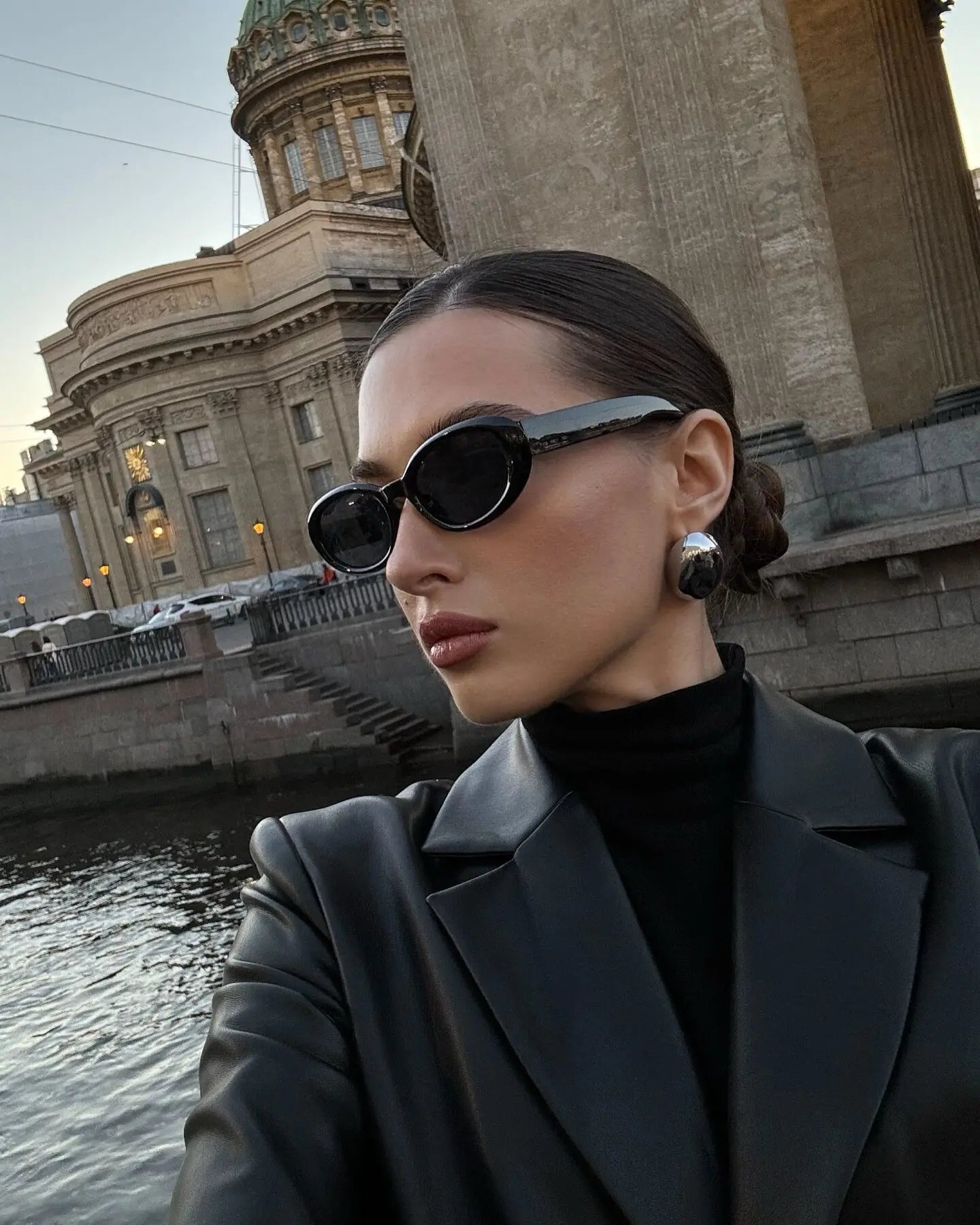 Lautaro Autumn Long Black Fitted Pu Leather Trench Coat for Women Shoulder Pads Single Breasted Luxury Elegant Blazer Overcoat