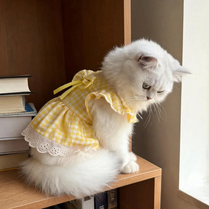 New Pet Clothing with Flying Shoulder Sleeves and Checkered Lace Dog Skirt, Cat Clothing Skirt