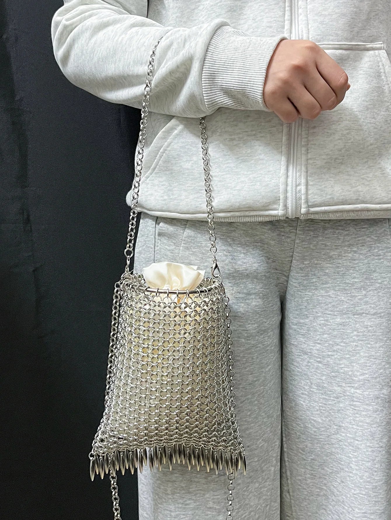 Metallic Hauberk Shoulder Bag Woven Ring Tote Chain Mail Designer Purses and Handbags Handmade Hollow Crossbody Bags for Women
