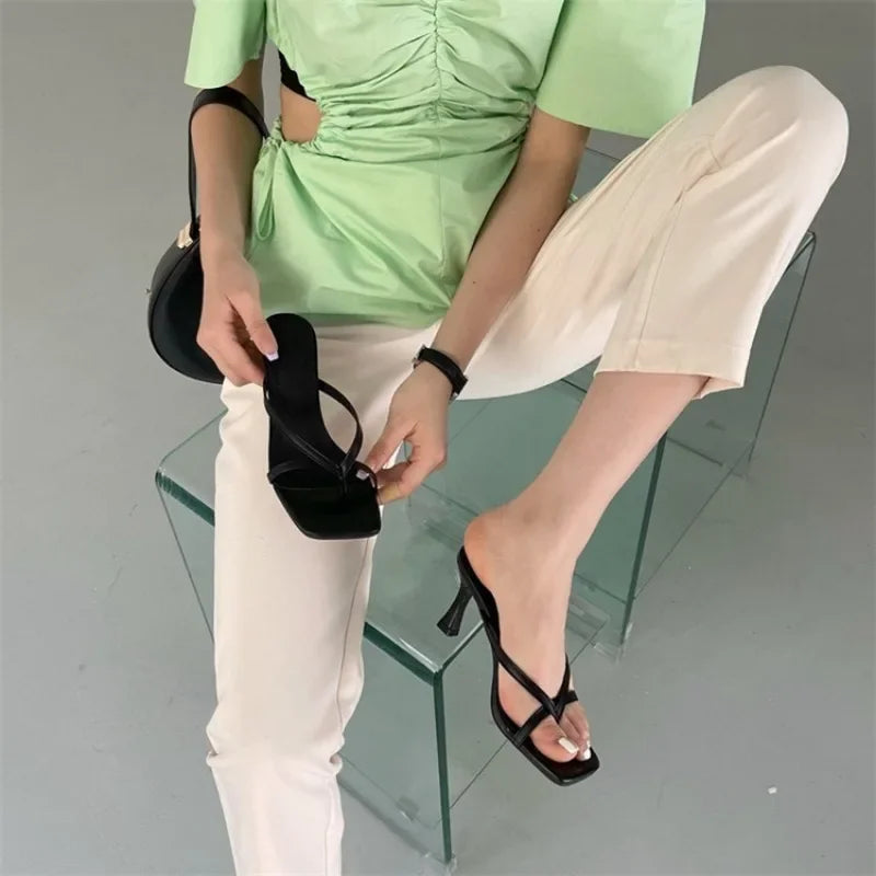 Thin Pumps Peach Shoes 2025 Slippers Runway Toe Loop Sandals Celebrity Slides Women Candy High Heels Club Ring Flip Flop