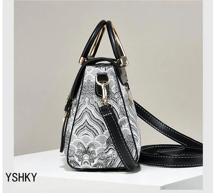 New Women bag  for shoulder bag leather handbag sac a main femme luxury designer Carrying a ox-skin bag under one shoulder bag