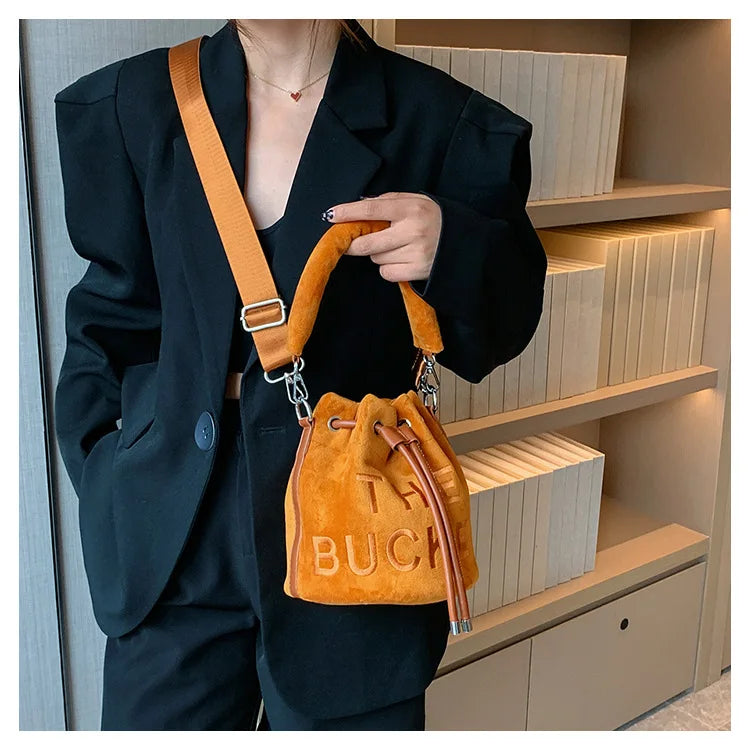 New Fashion Women's Bucket Bag Trend Brand Personality Plush Shoulder Bag High-end Elegant Crossbody Bag Designer Luxury Handbag