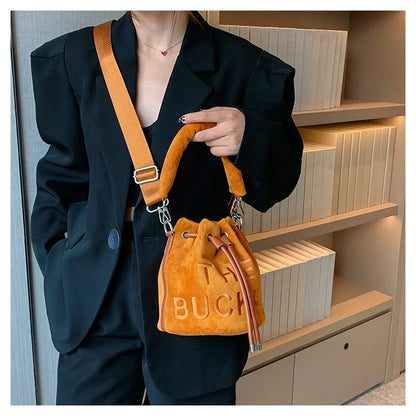 New Fashion Women's Bucket Bag Trend Brand Personality Plush Shoulder Bag High-end Elegant Crossbody Bag Designer Luxury Handbag
