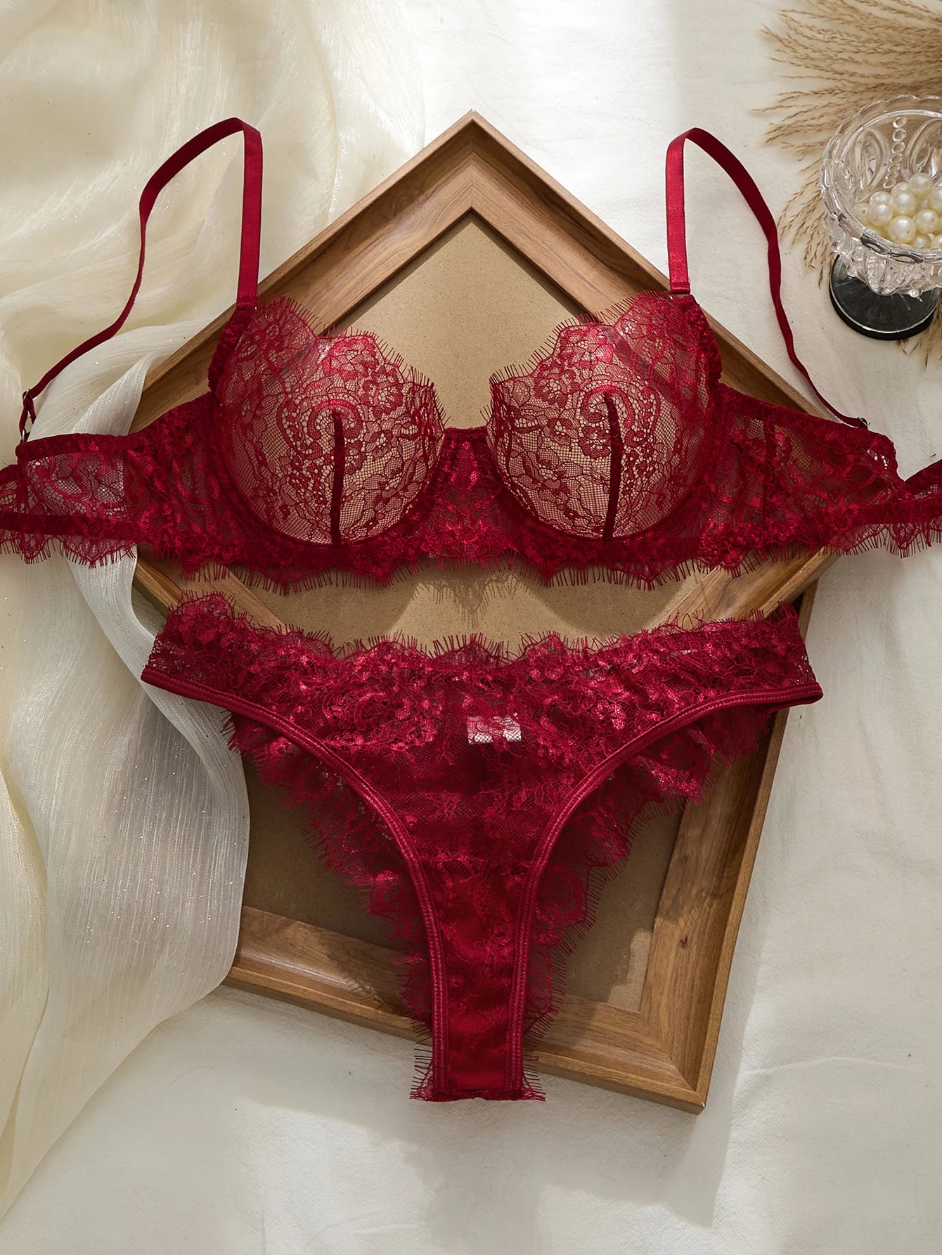 Ladies' Basic Style Thin Lace Bra And Panty Set Seamless Single Layer Eyelet Underwear Comfortable Intimate Apparel