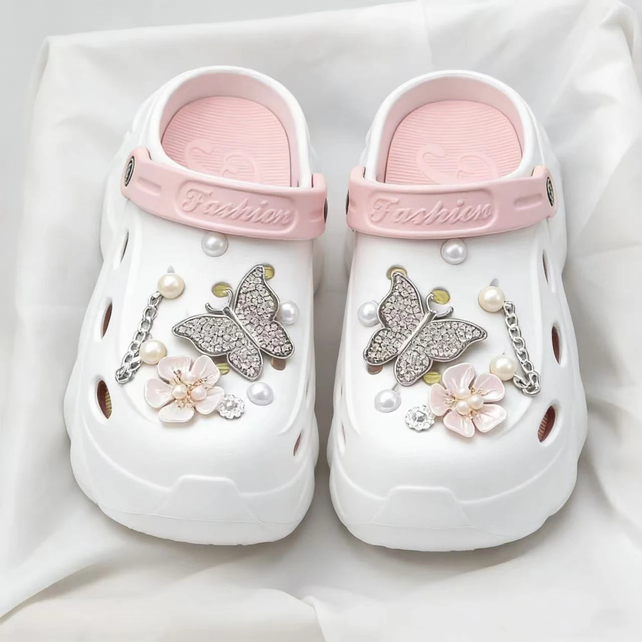 Luxury DIY Pearl Chain Non Slip Clogs Women Summer 2026 Comfort Platform Slip On Sandals EVA Thick Bottom Outdoor Slippers Shoes