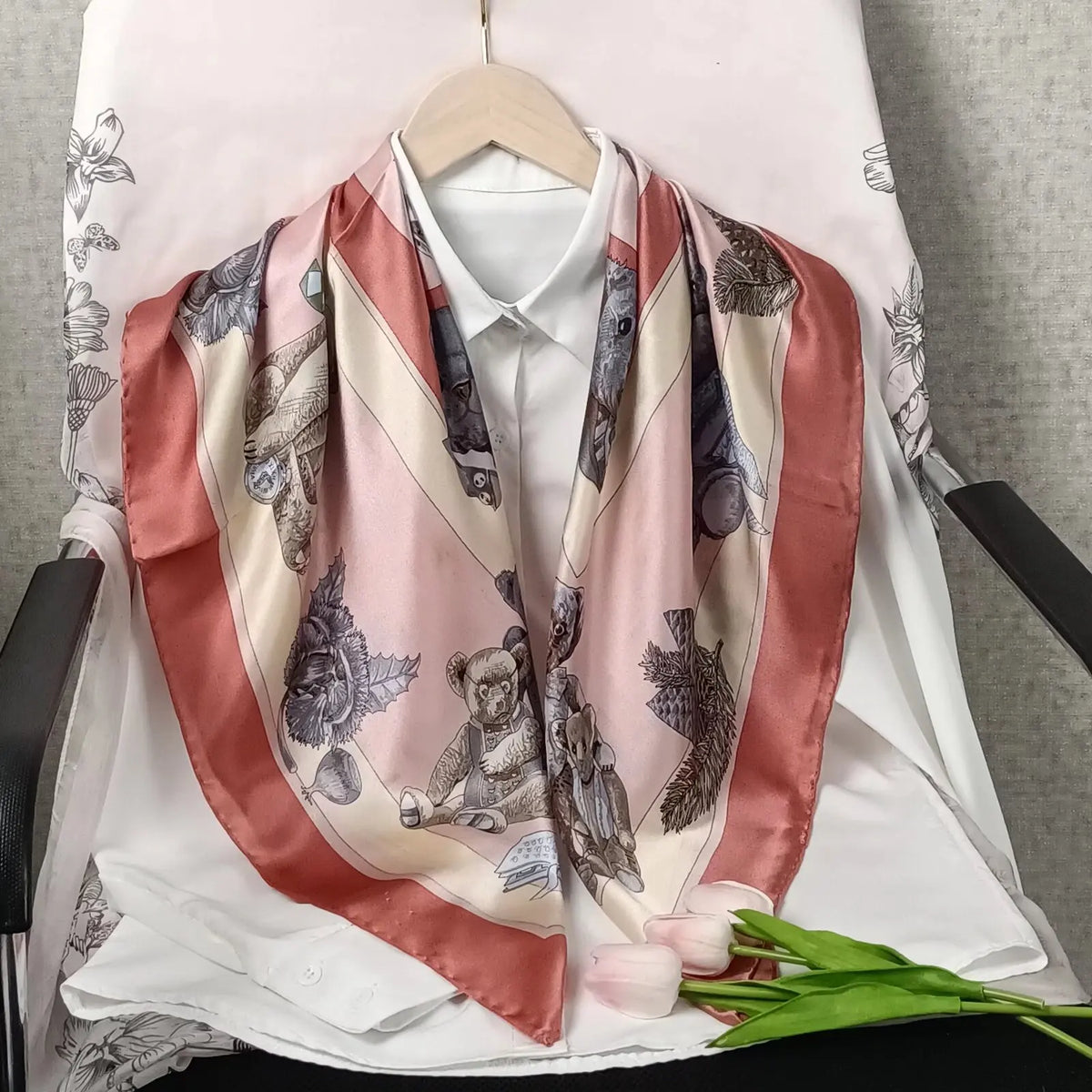 Luxury Retro Printed Silk Bandana Square Scarf, 90 * 90CM, Women's Fashionable Tie Headscarf, Casual Shawl, Belt
