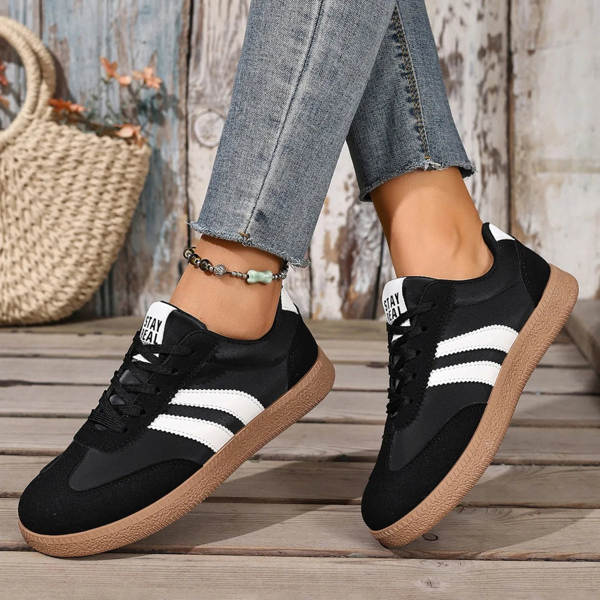 2026 New Designer Sneakers for Women Casual Patchwork Leather Sneakers Women Outdoor Casual Comfortable Ladies Shoe