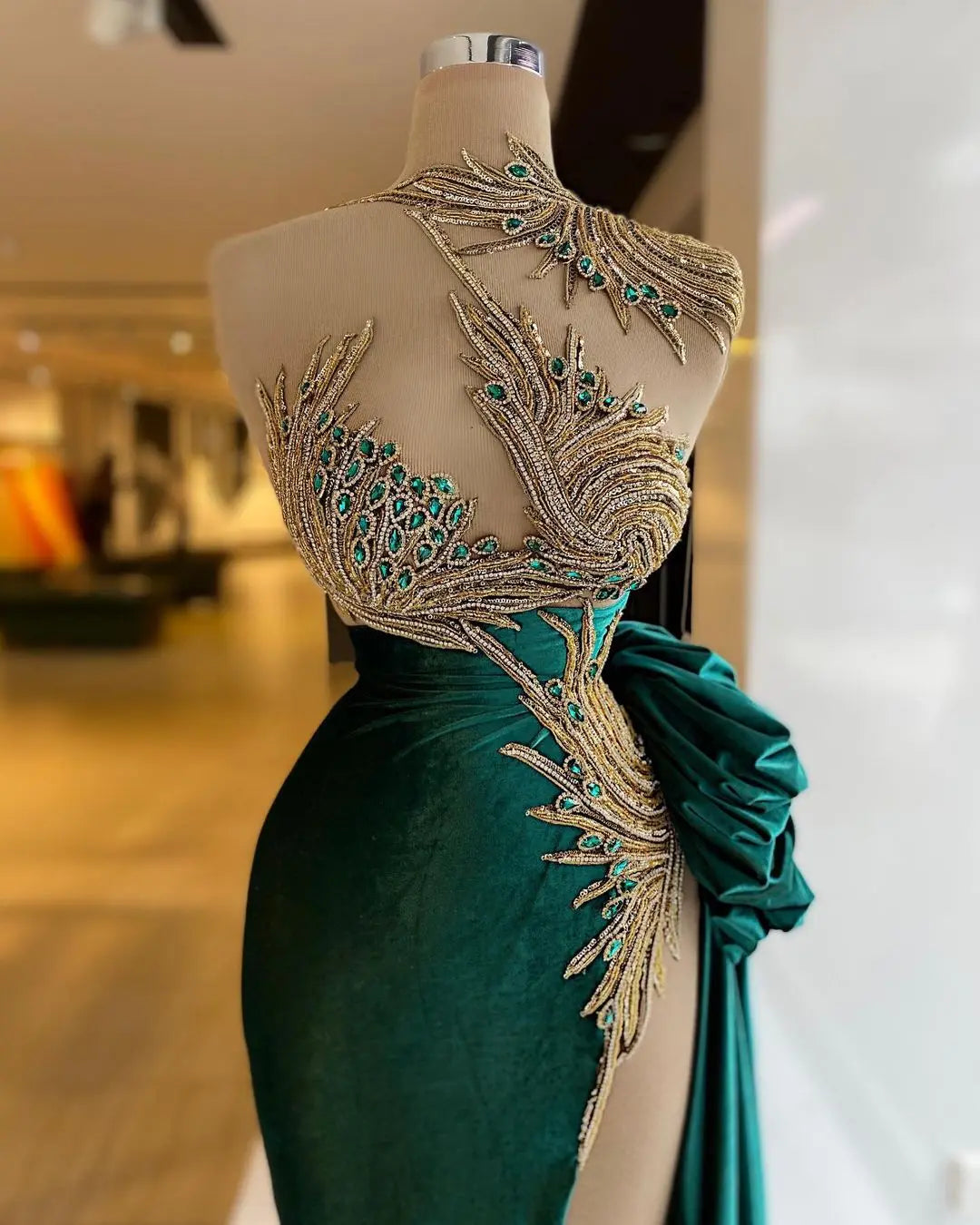Unique Crystals Emerable Green Prom Dresses High Neck Beaded Evening Dress Custom Made Sleeveless Ruffles Party Gown