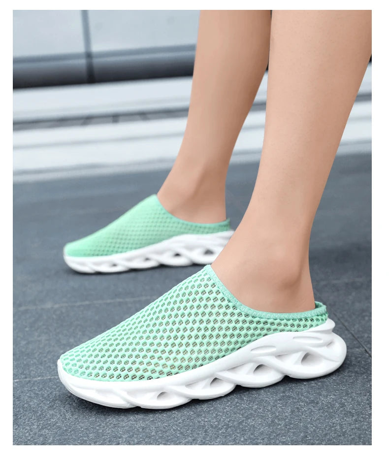 Men Slippers Summer Breathable Home Indoor Slippers Men Flats Thick Bottom Lightweight Slides Fashion Outdoor Walking Shoes