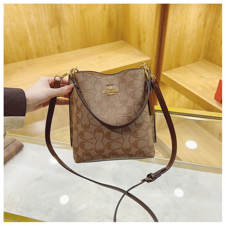 Advanced Women's Bag 2026 New Fashion Luxury Retro Large Capacity Bucket Bag Versatile Single Shoulder Crossbody Bag Trend
