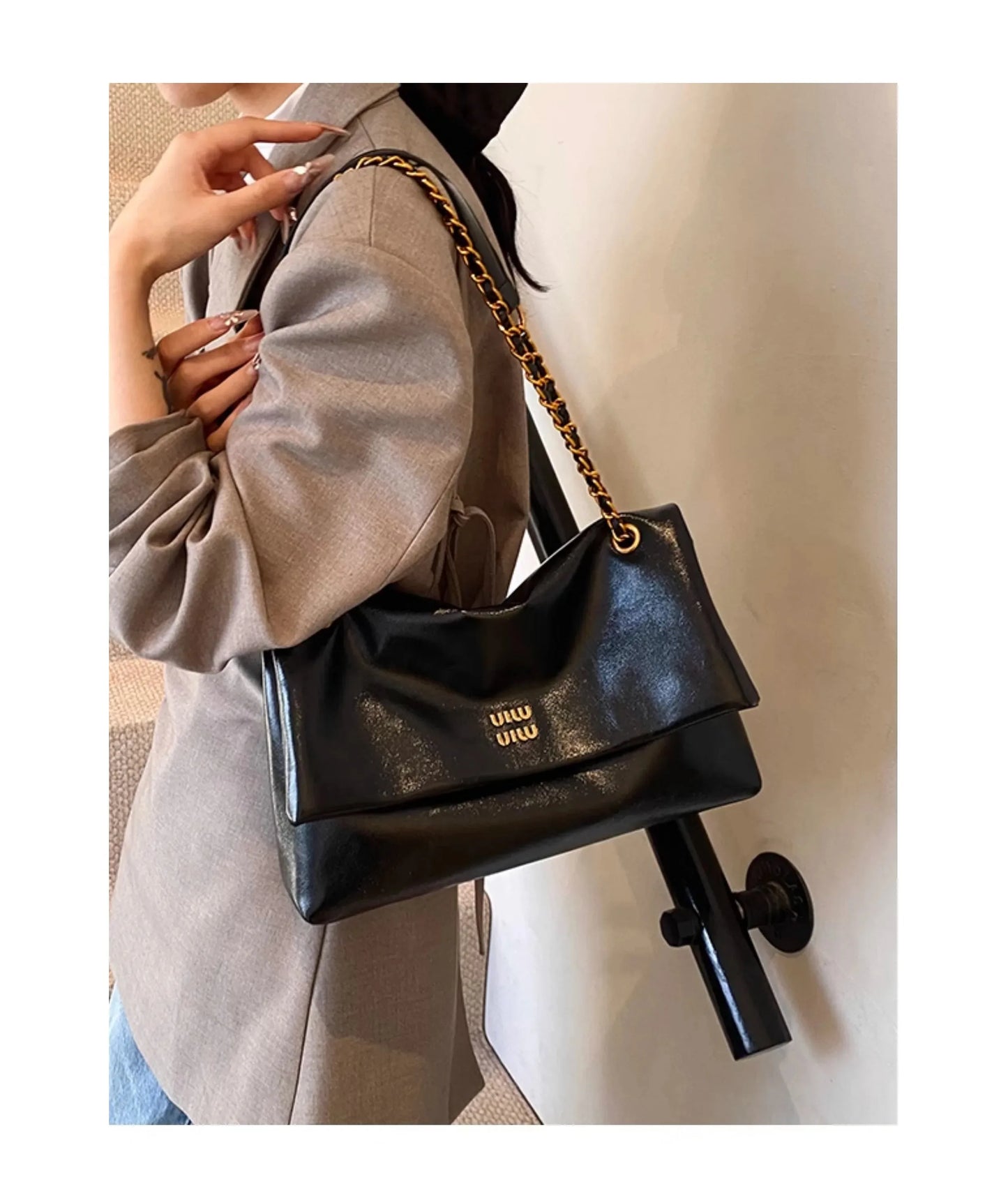 High-quality designer large-capacity underarm tote bag female 2026 new wild light luxury high-end commuter chain messenger bag
