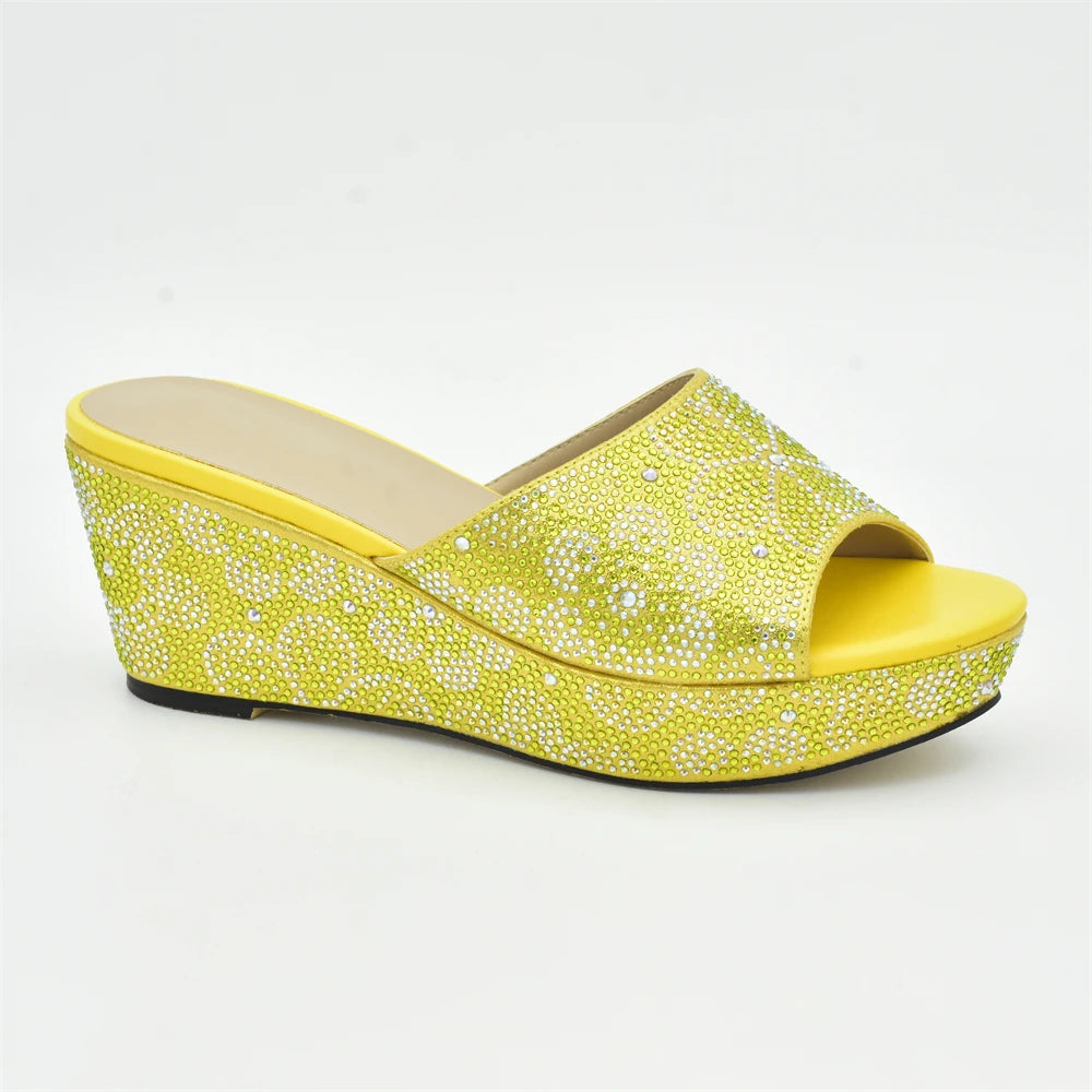 Classics Design Nigerian Women Shoes Matching Bag Set with Shinning Crystal Wedges Shoes for Women Italian Women Party Pumps
