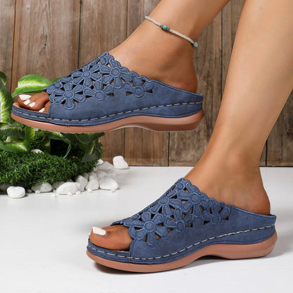 Women Slippers Elegant Floral Comfort Sandals Hollow-Cut Stylish Wedge Slippers Designer Versatile Slides Women Beach Shoes