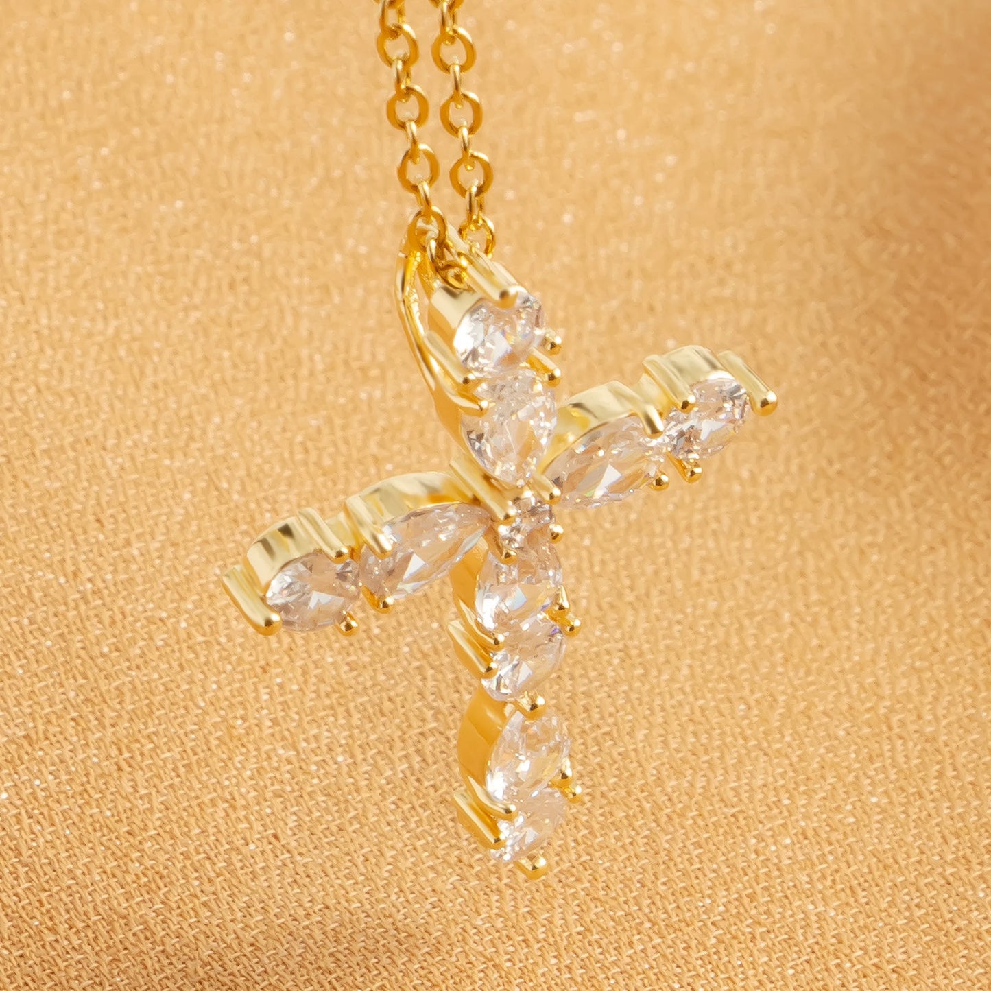 Cubic Zirconia Cross Water Diamond Pendant for Women's Fashion Sexy Golden Hypoallergenic Jewelry Gift Party Banquet Necklace