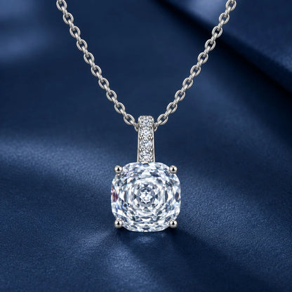 Platinum Pt950 Octagonal Cut Moissanite Necklace Women'S Square Diamond Pendant, A Delicate And Luxurious Clavicle Chain