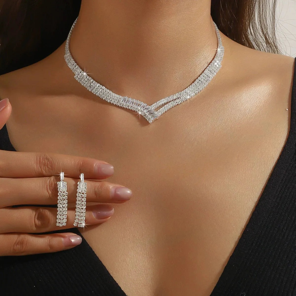 Ladies' Fashionable Silver-Plated And Diamond-Encrusted Metal Necklace, Earrings Set, Bride'S Wedding Attire And Accessories