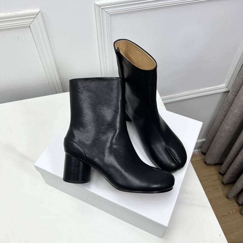 2025 Design Leather Tabi Boots Fashion Round Toe Chunky Mid Calf Boots  Autumn Winter Split Toe Shoes