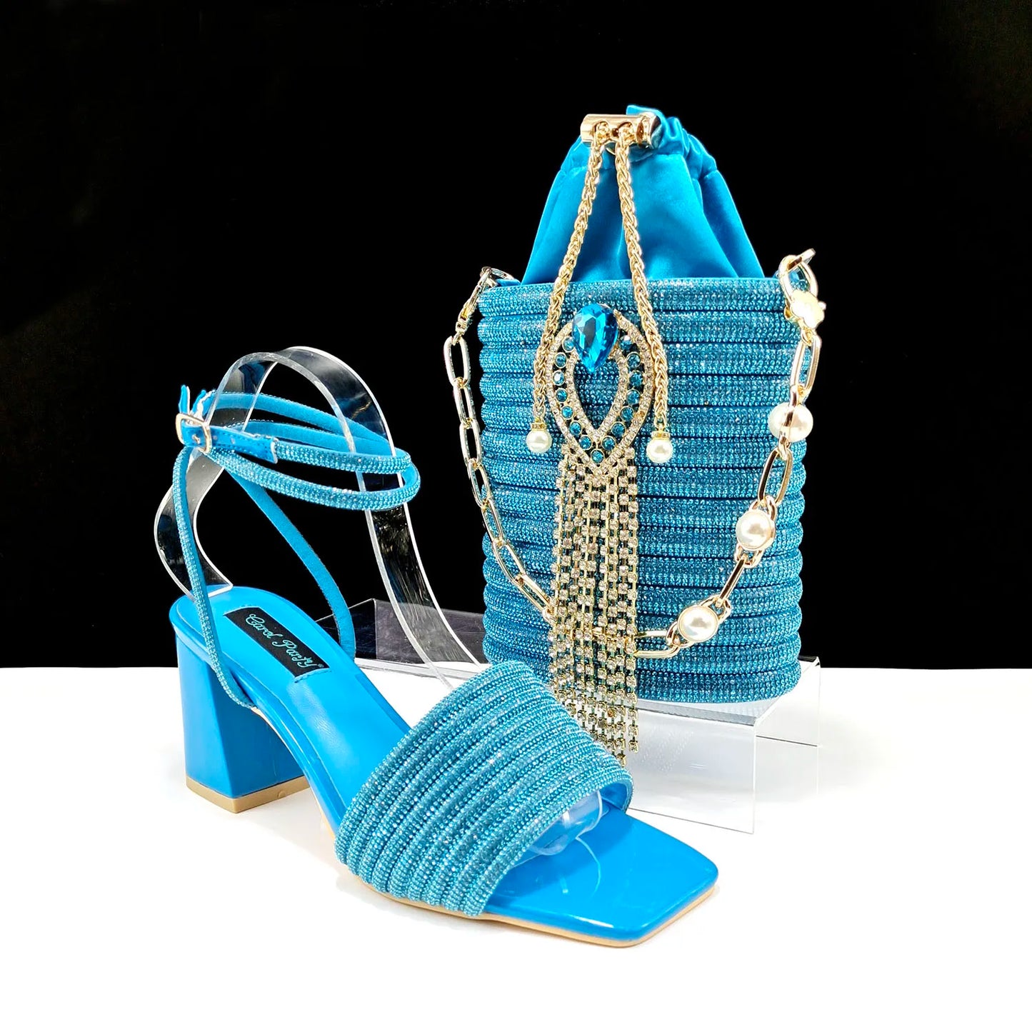 Stylish And Special Olive Bright Bag Match Women's Sandals Set With Big Diamond Tassels And Long And Short Double Chains