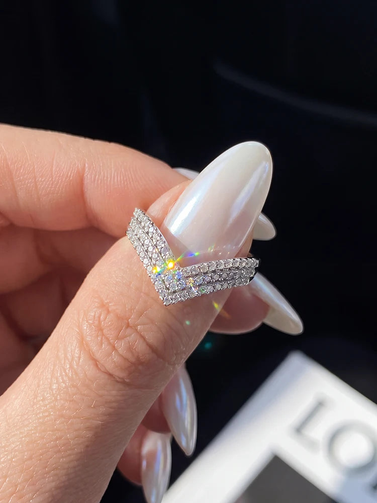 Fashion Real Round Moissanite Diamond V-shaped Rings for Women Daily Wear Anniversary Party 925 Sterling Silver Fine Jewelry
