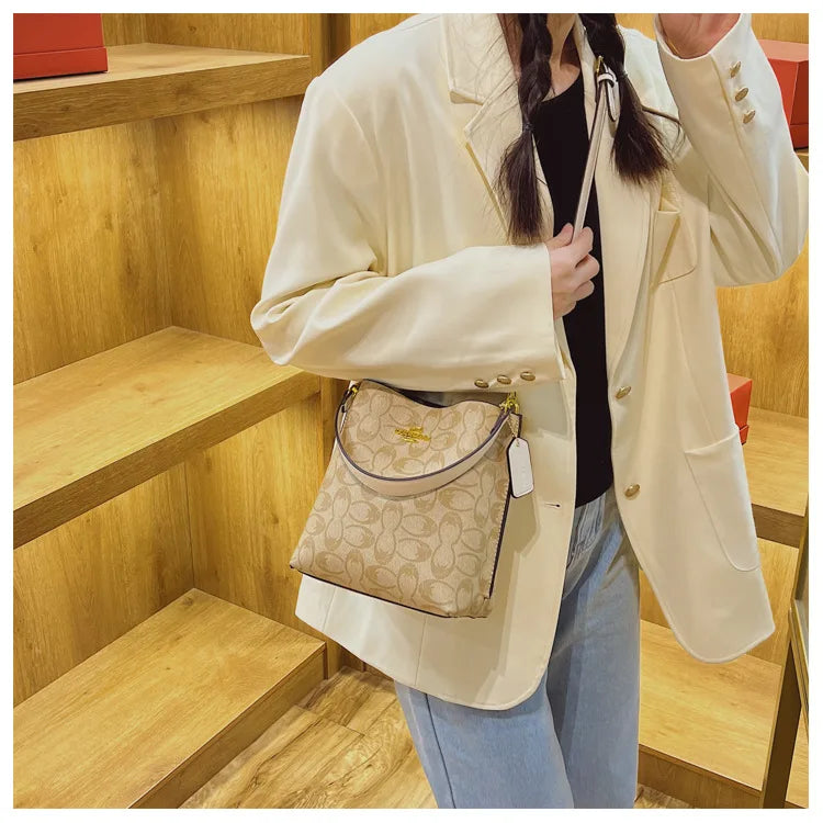 Advanced Women's Bag 2026 New Fashion Luxury Retro Large Capacity Bucket Bag Versatile Single Shoulder Crossbody Bag Trend