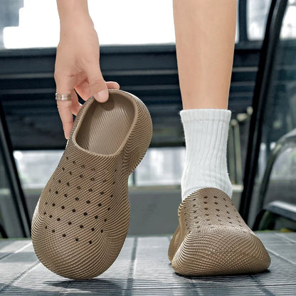 New Summer Fashion Couple Slippers EVA Baotou Men's Sandals Outdoor Thick Bottom Hole Shoes Luxury Beach Men Garden Shoes