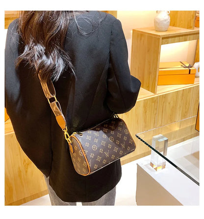 New designer luxury women's handbag multifunctional sloping shoulder handbag portable travel daily handbag