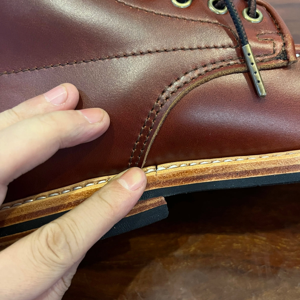 C62 Retro Suede Leather Men Work Boots Brown High Top Lace Up Hand Stitched Thick Sole Biker Ankle Shoes Outdoor Casual Footwear