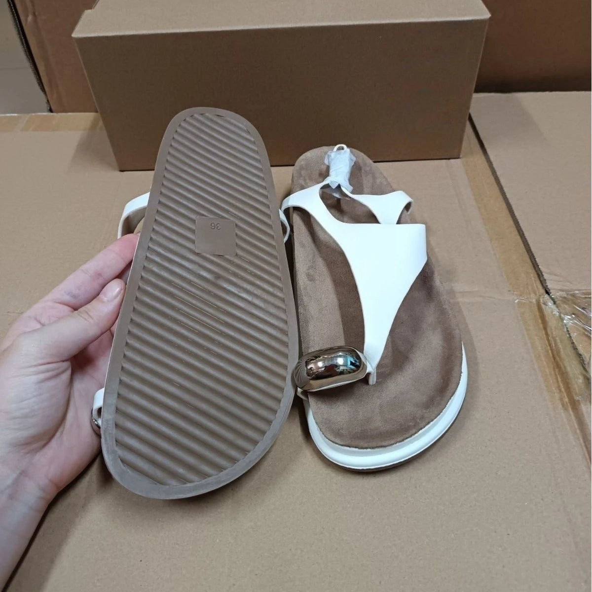 Hot Sale Women Metal Clip Toe Flip Flops Summer 2026 Plus Size Non-Slip Thick Sole Beach Sandals Fashion Trendy Outdoor Casual Slides